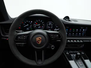 PORSCHE 911 Carrera 4 GTS