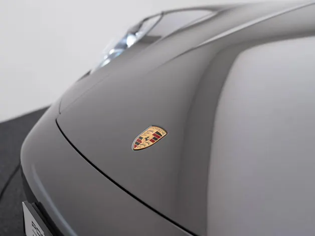 PORSCHE 911 Carrera 4 GTS