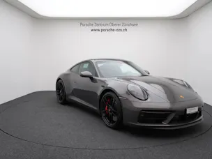 PORSCHE 911 Carrera 4 GTS