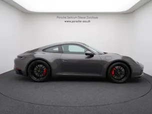 PORSCHE 911 Carrera 4 GTS