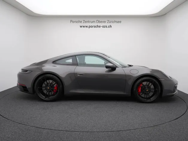 PORSCHE 911 Carrera 4 GTS
