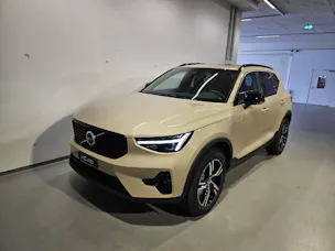 VOLVO XC40 2.0 B3 MH Plus Dark
