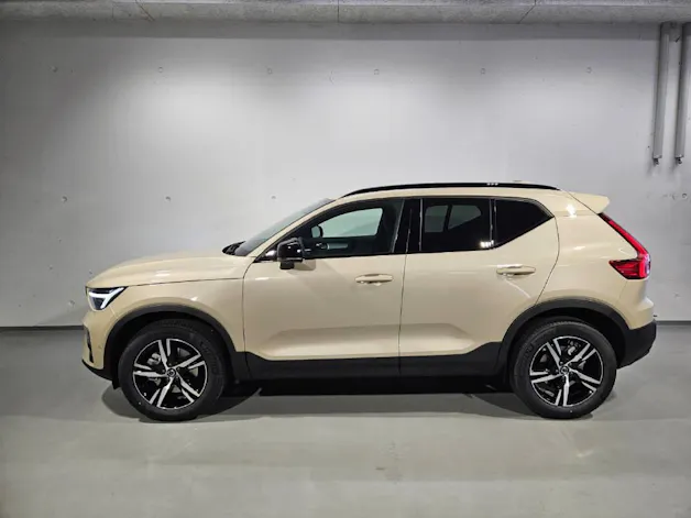 VOLVO XC40 2.0 B3 MH Plus Dark
