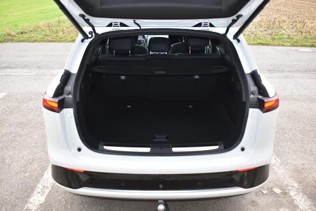 XPENG G9 93kWh Performance AWD mit Anhängerkupplung