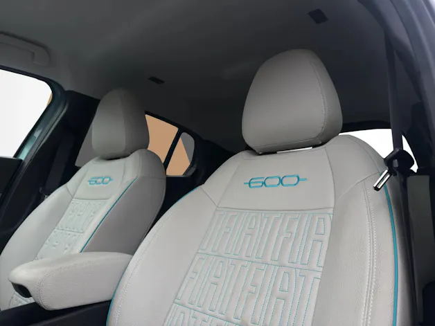 FIAT 600 1.2 Hybrid La Prima