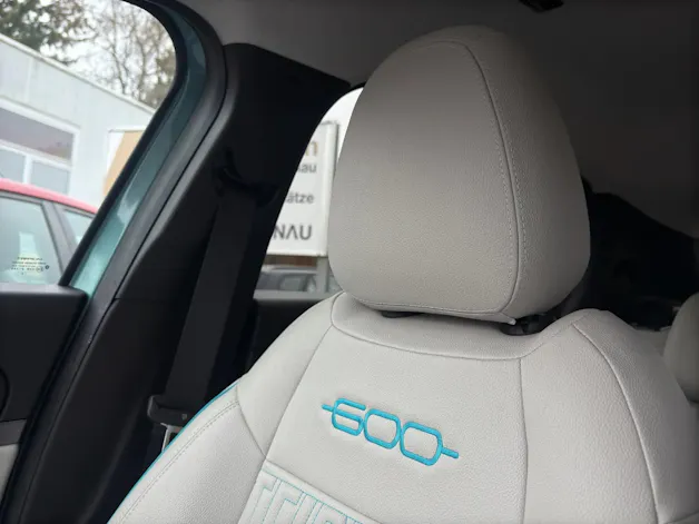 FIAT 600 1.2 Hybrid La Prima