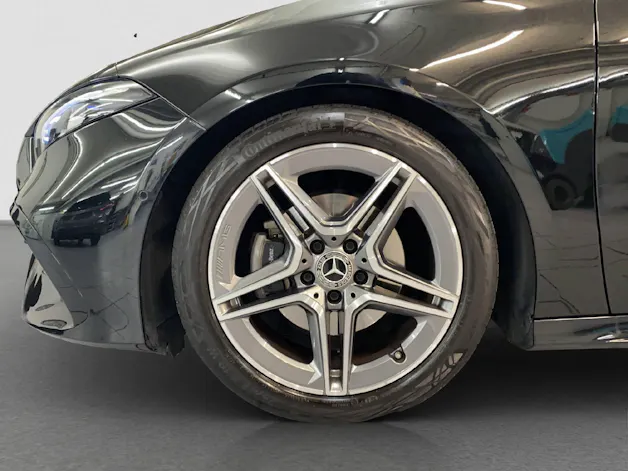 MERCEDES-BENZ A 200 AMG Line