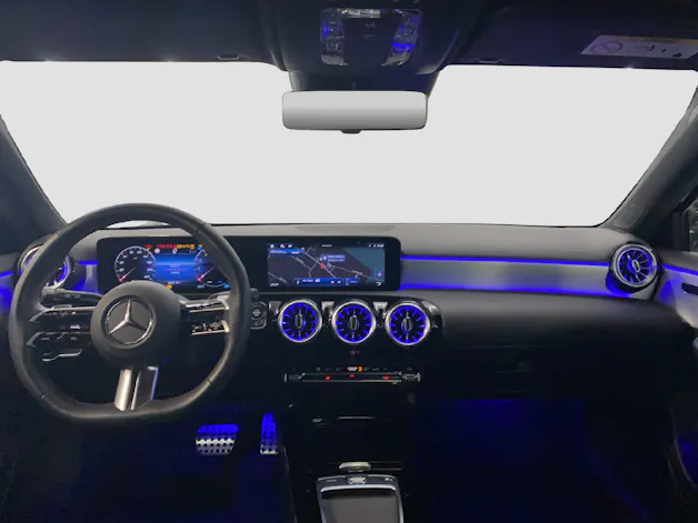 MERCEDES-BENZ A 200 AMG Line