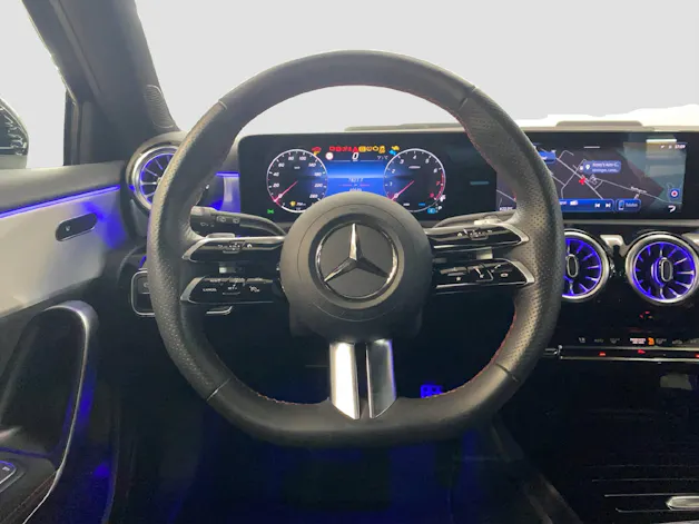 MERCEDES-BENZ A 200 AMG Line