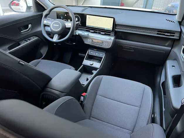 HYUNDAI Kona EV 65.4 kWh Amplia