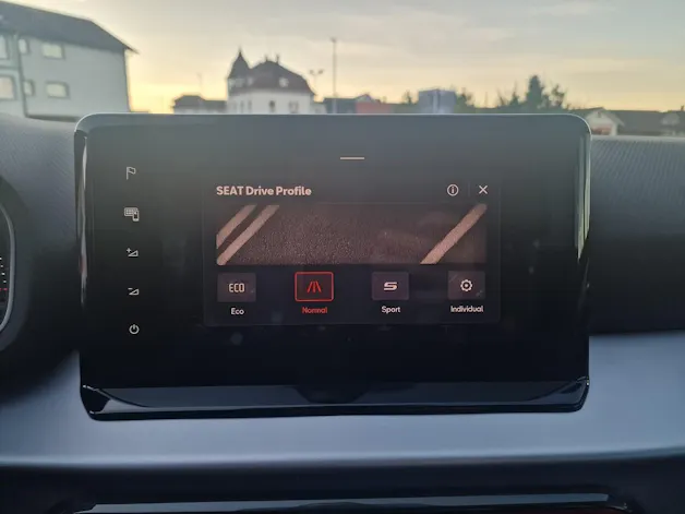 SEAT Arona 1.5 Eco TSI FR DSG