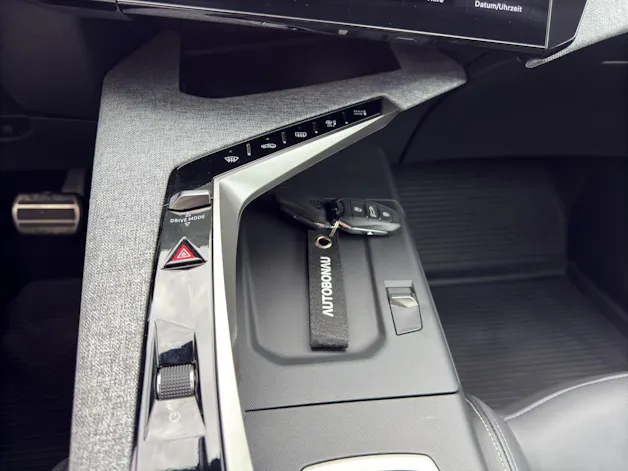 PEUGEOT 5008 1.2 Hybrid e-DCS6 GT 7 Plätzer