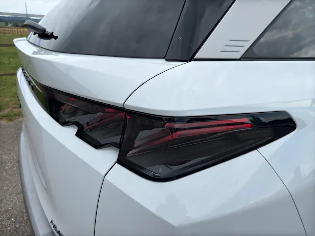 PEUGEOT 5008 1.2 Hybrid e-DCS6 GT 7 Plätzer