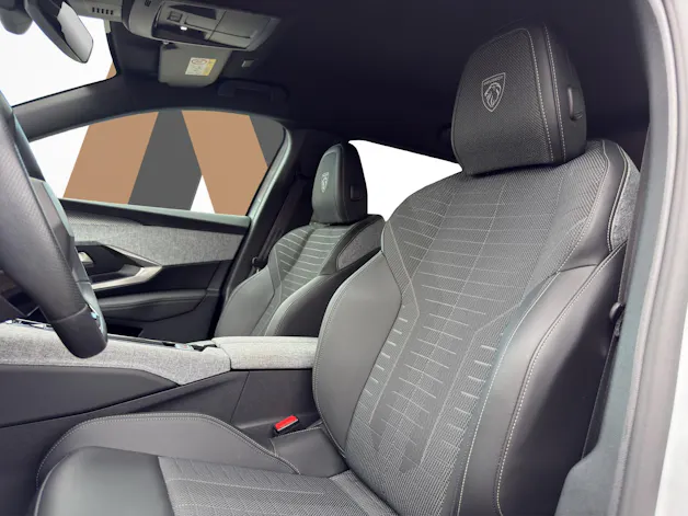 PEUGEOT 5008 1.2 Hybrid e-DCS6 GT 7 Plätzer