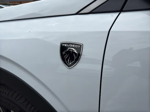 PEUGEOT 5008 1.2 Hybrid e-DCS6 GT 7 Plätzer