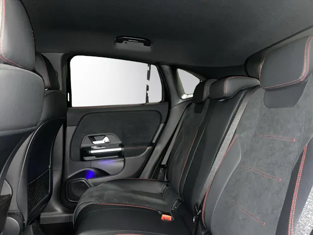 MERCEDES-BENZ GLA 200 Night Star 7G-DCT