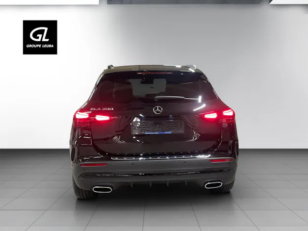 MERCEDES-BENZ GLA 200 Night Star 7G-DCT