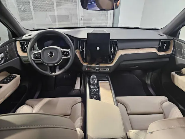 VOLVO XC60 2.0 T6 TE Ultra Bright eAWD