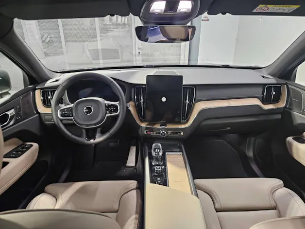 VOLVO XC60 2.0 T6 TE Ultra Bright eAWD