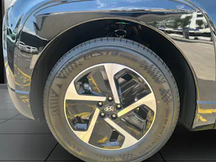 HYUNDAI Ioniq 9 110kWh Vertex 4WD