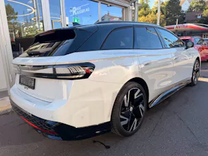 VW ID.7 TOURER GTX 340 PS 4MOTION *** VOLLAUSSTATTUG IN GLETSCHERWEISS ***