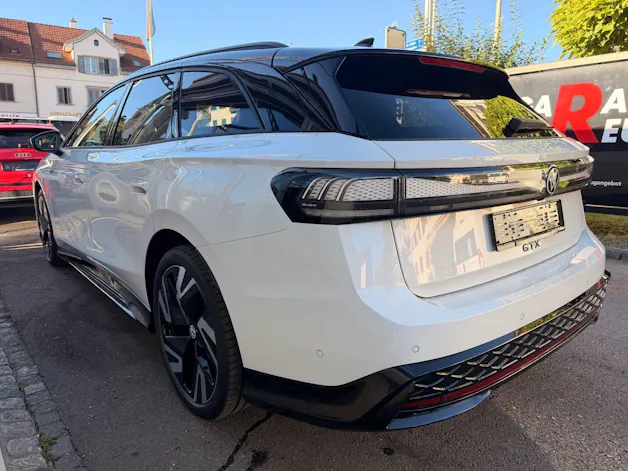 VW ID.7 TOURER GTX 340 PS 4MOTION *** VOLLAUSSTATTUG IN GLETSCHERWEISS ***