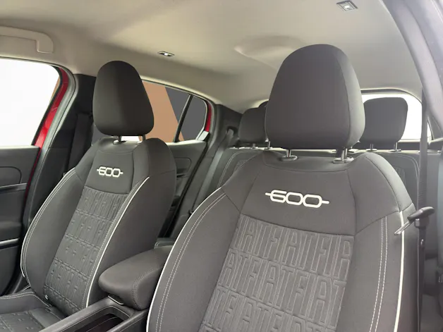 FIAT 600 1.2 Hybrid 145 Cult