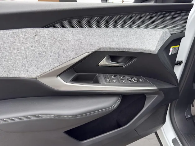 PEUGEOT 5008 1.2 Hybrid e-DCS6 GT 7 Plätzer