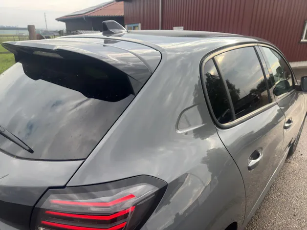PEUGEOT 208 1.2 Hybrid Allure
