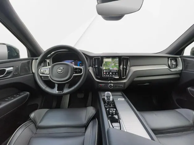 VOLVO XC60 B5 Benzin Mild Hybrid AWD Plus Dark Geartronic