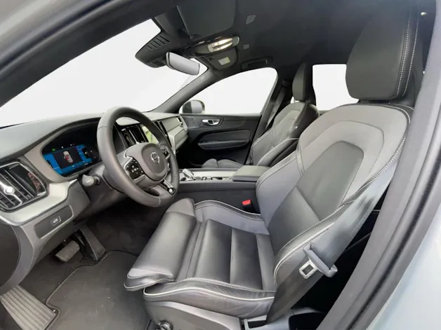 VOLVO XC60 B5 Benzin Mild Hybrid AWD Plus Dark Geartronic