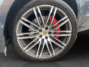 PORSCHE Macan Turbo PDK