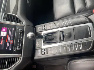 PORSCHE Macan Turbo PDK