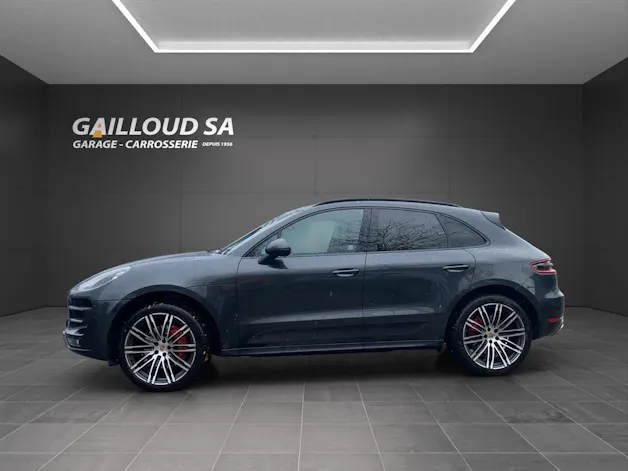 PORSCHE Macan Turbo PDK