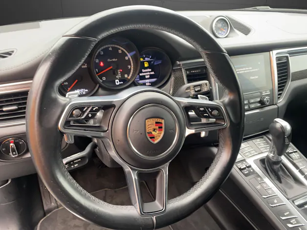 PORSCHE Macan Turbo PDK
