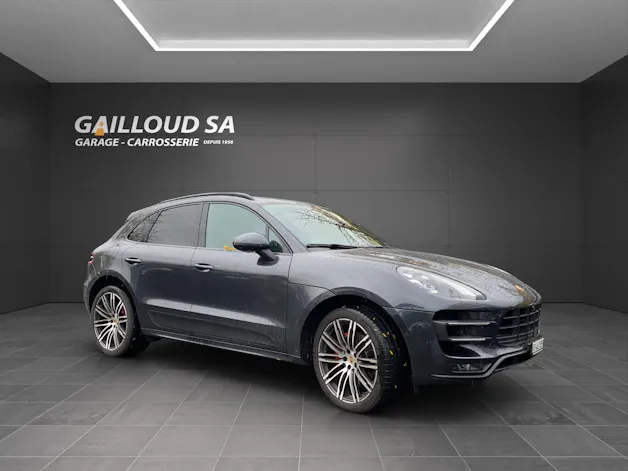 PORSCHE Macan Turbo PDK