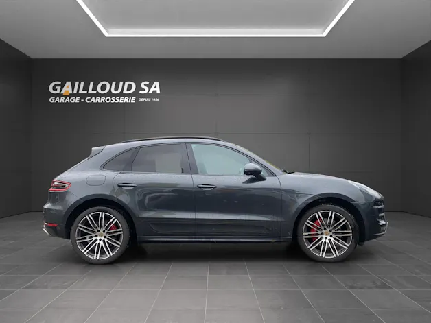 PORSCHE Macan Turbo PDK