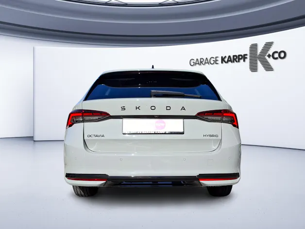 SKODA Octavia Combi 1.5 TSI mHEV DSG Sport Line
