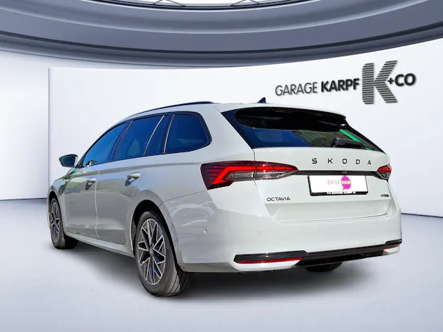 SKODA Octavia Combi 1.5 TSI mHEV DSG Sport Line