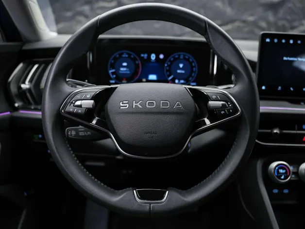 SKODA Kodiaq 1.5 TSI mHEV Selection *Facelift*Werksgarantie*7 Plätzer*