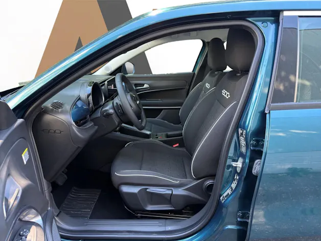 FIAT 600 1.2 Hybrid 145 Cult