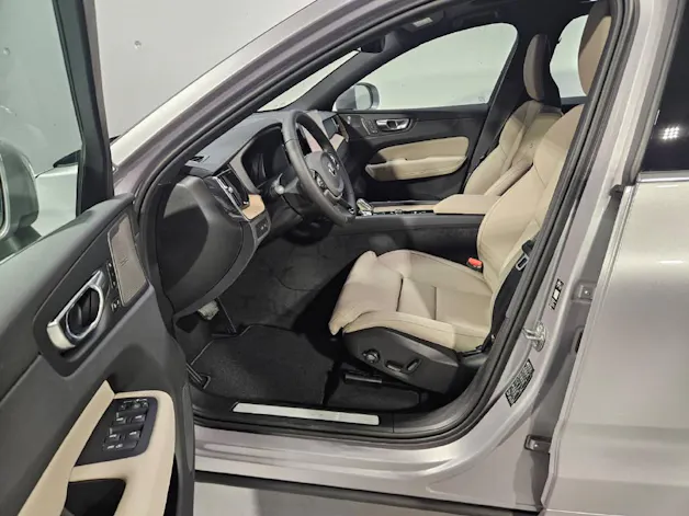 VOLVO XC60 2.0 T6 TE Ultra Bright eAWD