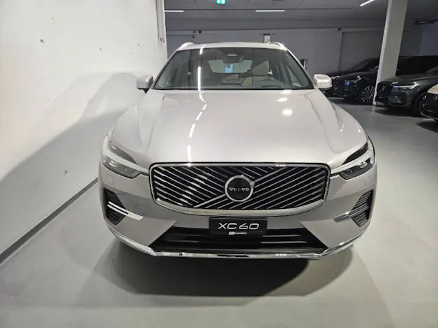 VOLVO XC60 2.0 T6 TE Ultra Bright eAWD
