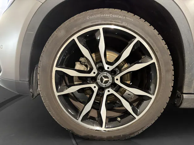 MERCEDES-BENZ GLA 200 Night Star 7G-DCT