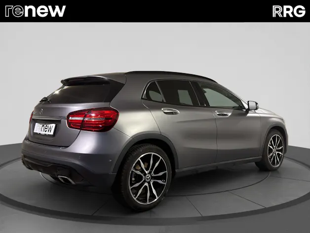 MERCEDES-BENZ GLA 200 Night Star 7G-DCT