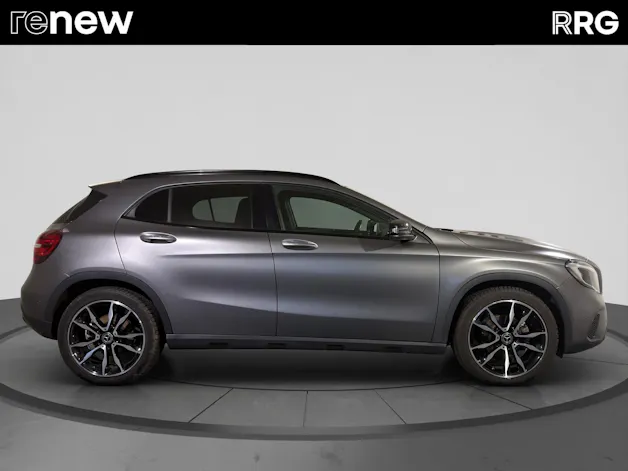 MERCEDES-BENZ GLA 200 Night Star 7G-DCT