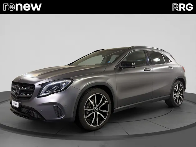 MERCEDES-BENZ GLA 200 Night Star 7G-DCT