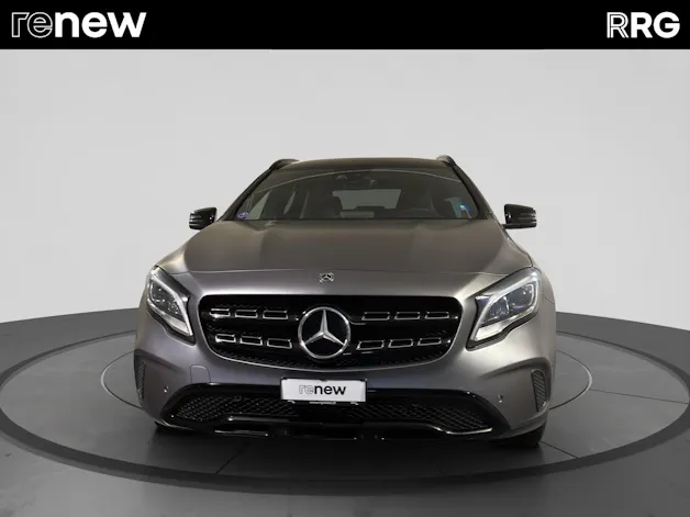 MERCEDES-BENZ GLA 200 Night Star 7G-DCT