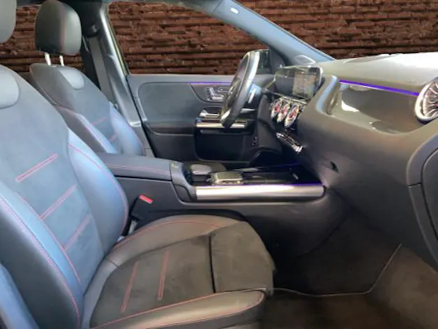 MERCEDES-BENZ GLA 220d AMG Line 4Matic