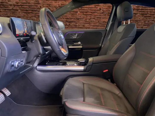 MERCEDES-BENZ GLA 220d AMG Line 4Matic